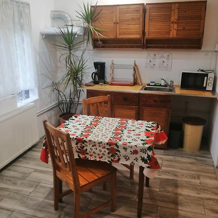 Moss'S Economy Studio Timisoara Luaran gambar